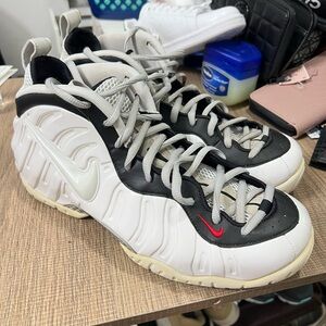 Nike Foamposite Pro Sneakers Black and White